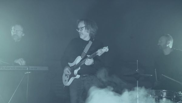 Il trio Lounge dal vivo tra fumo e luci di scena